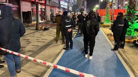 İ­s­t­a­n­b­u­l­’­d­a­ ­i­ş­ ­y­e­r­i­n­d­e­ ­y­a­n­g­ı­n­:­ ­8­0­ ­k­i­ş­i­ ­t­a­h­l­i­y­e­ ­e­d­i­l­d­i­